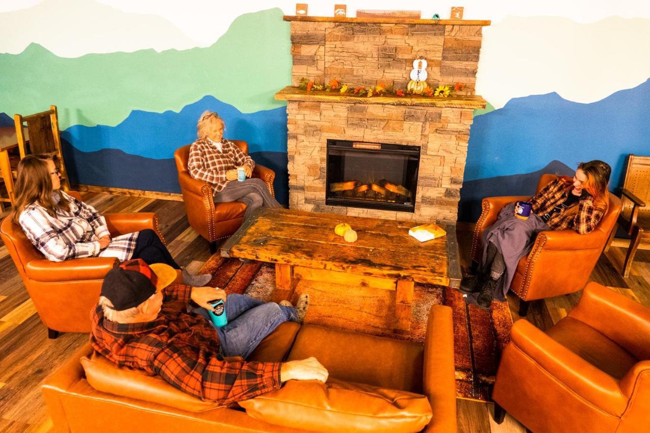 Pintler'S Portal Hostel أناكوندا المظهر الخارجي الصورة